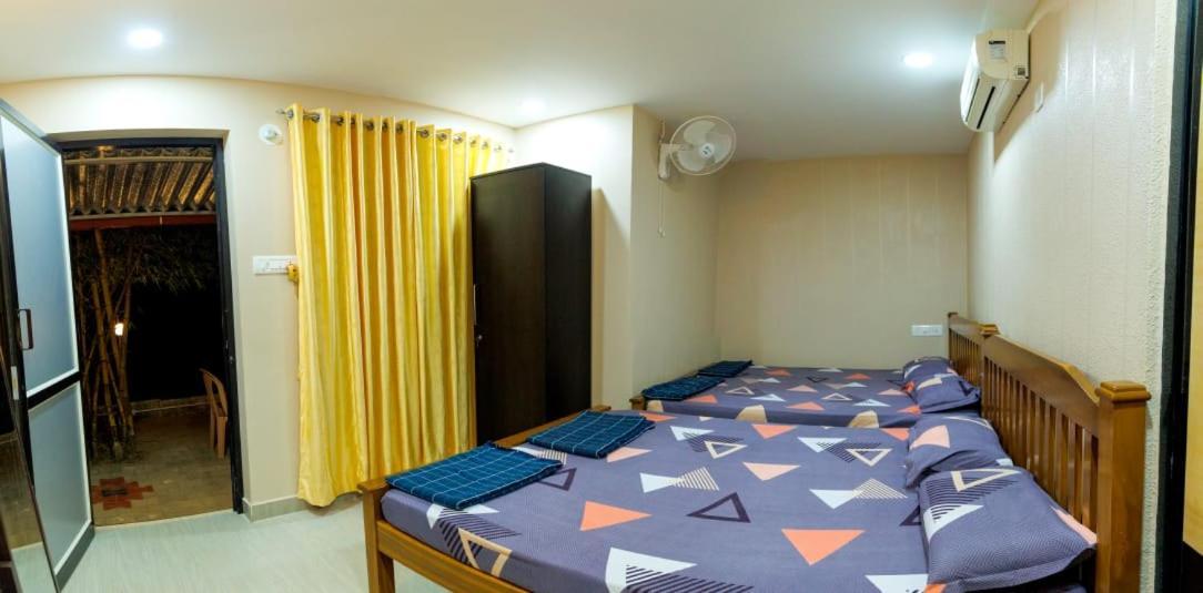 Hangout Kalyānpur Extérieur photo