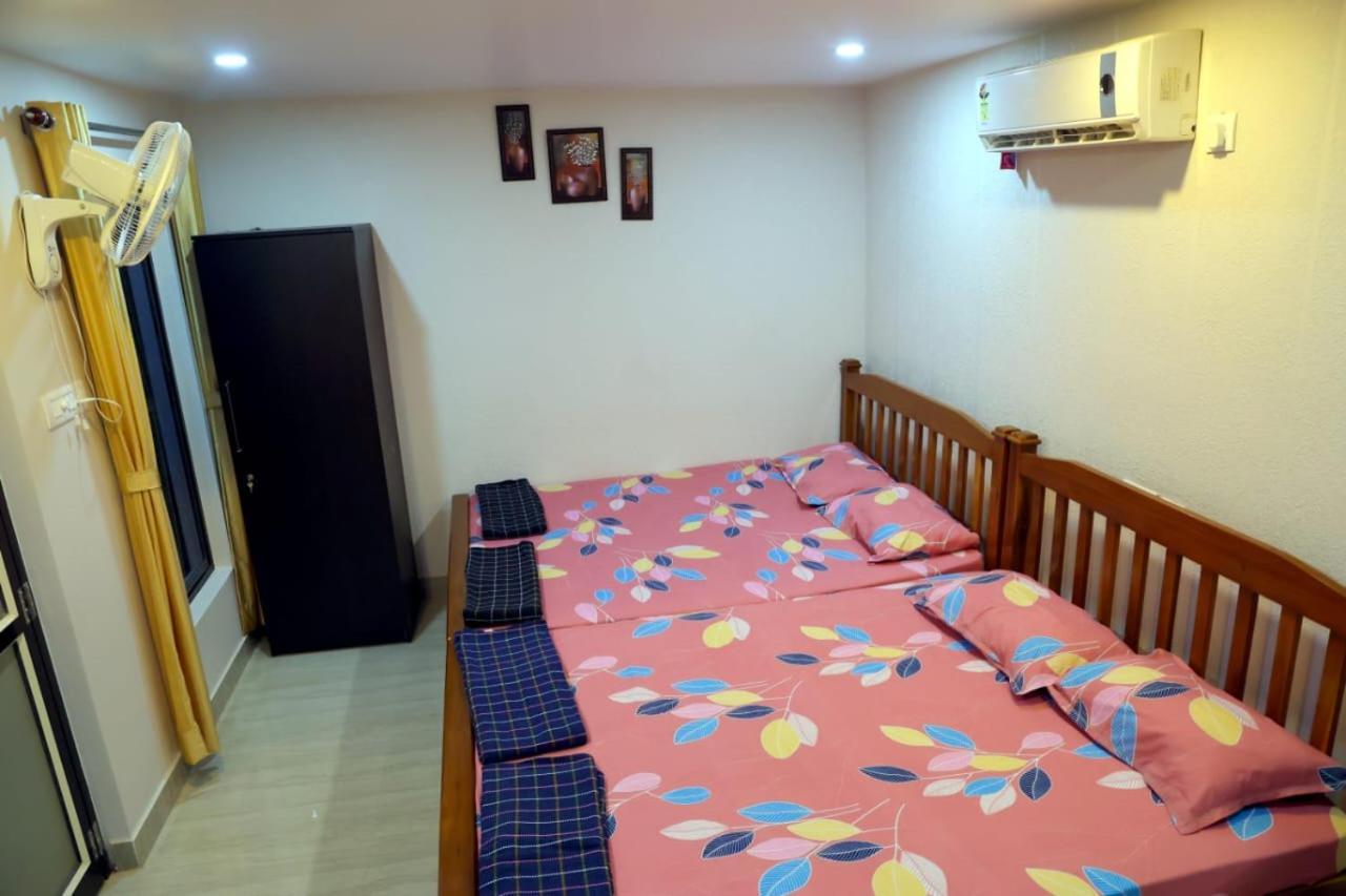 Hangout Kalyānpur Extérieur photo