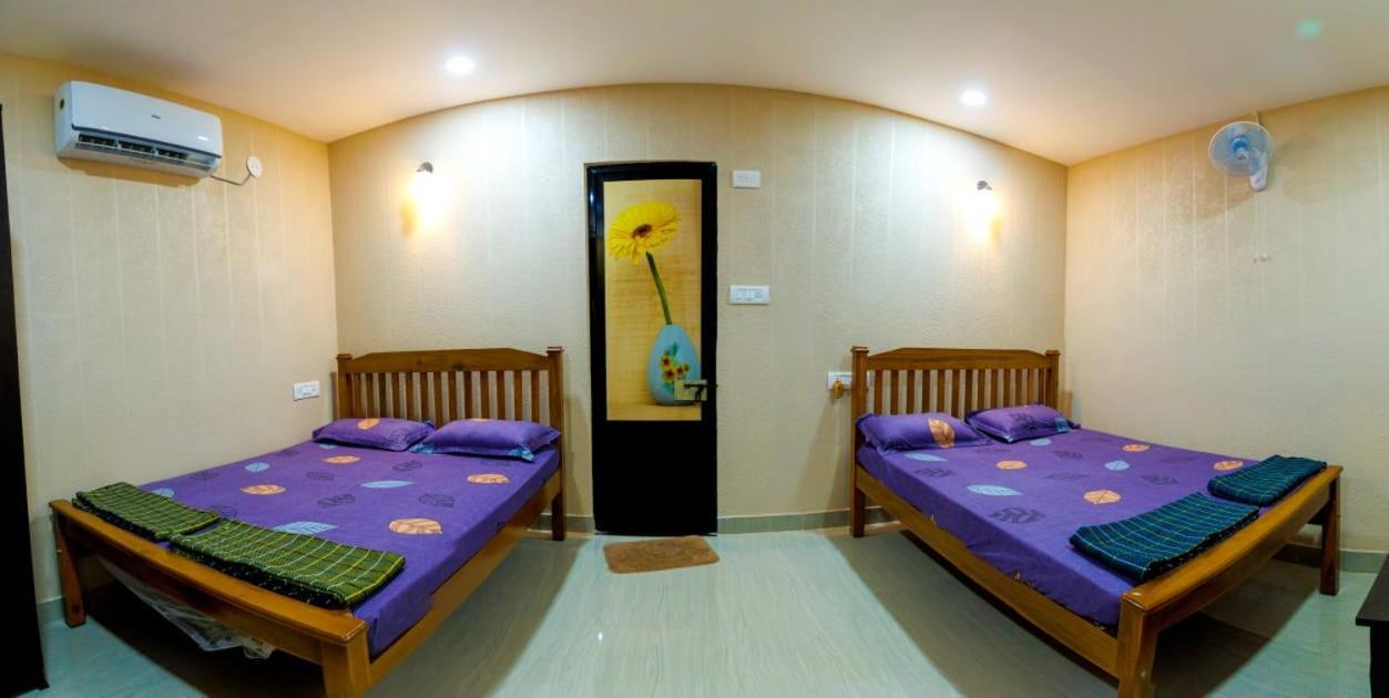 Hangout Kalyānpur Extérieur photo