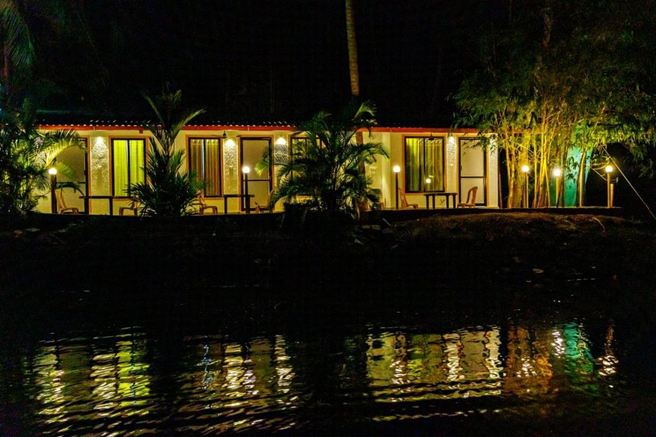 Hangout Kalyānpur Extérieur photo