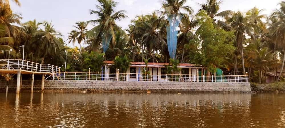 Hangout Kalyānpur Extérieur photo