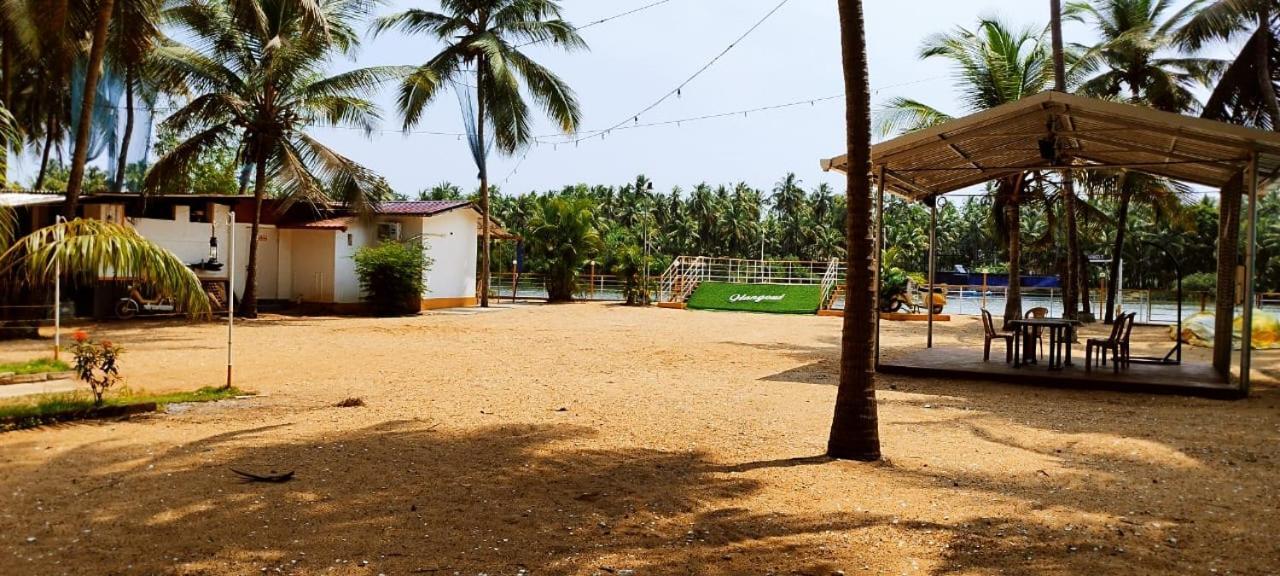Hangout Kalyānpur Extérieur photo